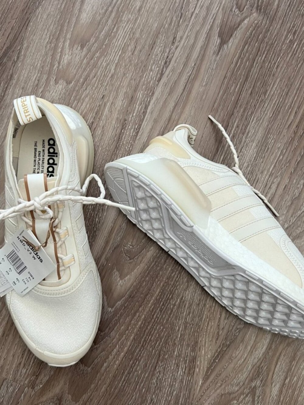 ADIDAS Originals NMD_V3 W Off-White Cream Sneakers NWT Size 10